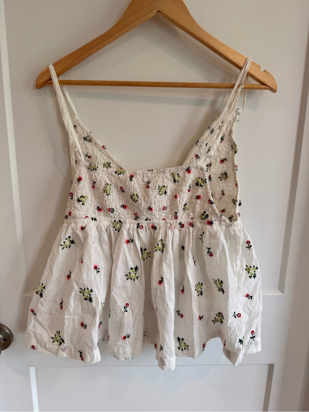 Free People Intimately size large white floral cami with adjustable straps - Picture 2 of 4